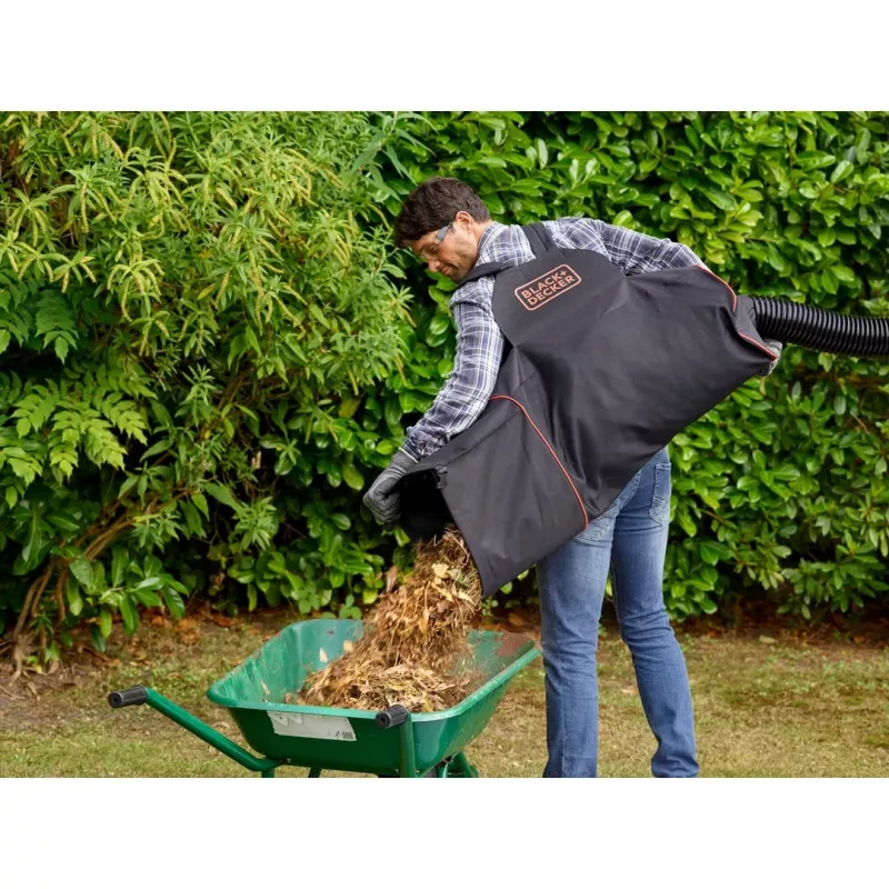 Lapu pūtējs Black & Decker BEBLV300-QS