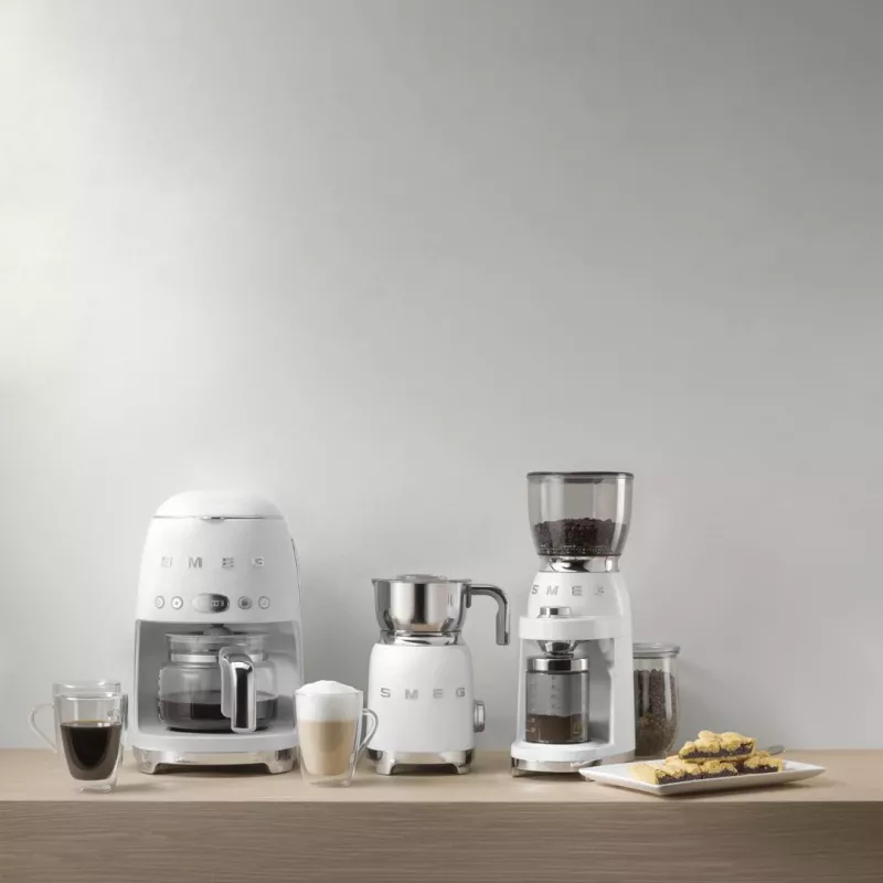 Pilienu kafijas automāts Smeg 1.4L DCF02WHEU Balts