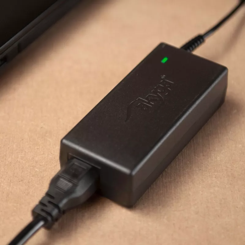 Akyga AK-ND-09 klēpjdatora lādētājs 18,5 V, 65 W, 4,8 x 1,7 mm, 1,2 m, saderīgs ar HP