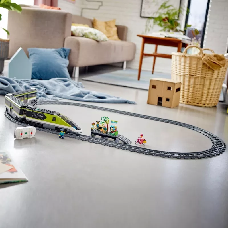 LEGO 60337 City Express pasažieru vilciena komplekts ar tālvadību, rotaļlietu dāvanas bērniem, zēniem un meitenēm ar strādājošiem priekšējiem lukturiem, 2 vagoniem un 24 sliežu ceļa gabaliem