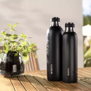Karbonizācijas pudele BRITA 118440 — nerūsējošais tērauds, 1 L, mazgājama trauku mazgājamajā mašīnā, ergonomiska (93×93×305 mm)