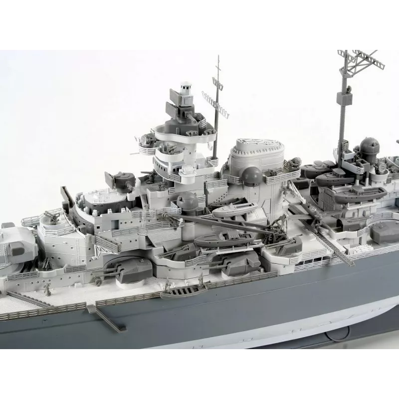 Plastmasas kuģa modelis REVELL Tirpitz 1:350 mērogā