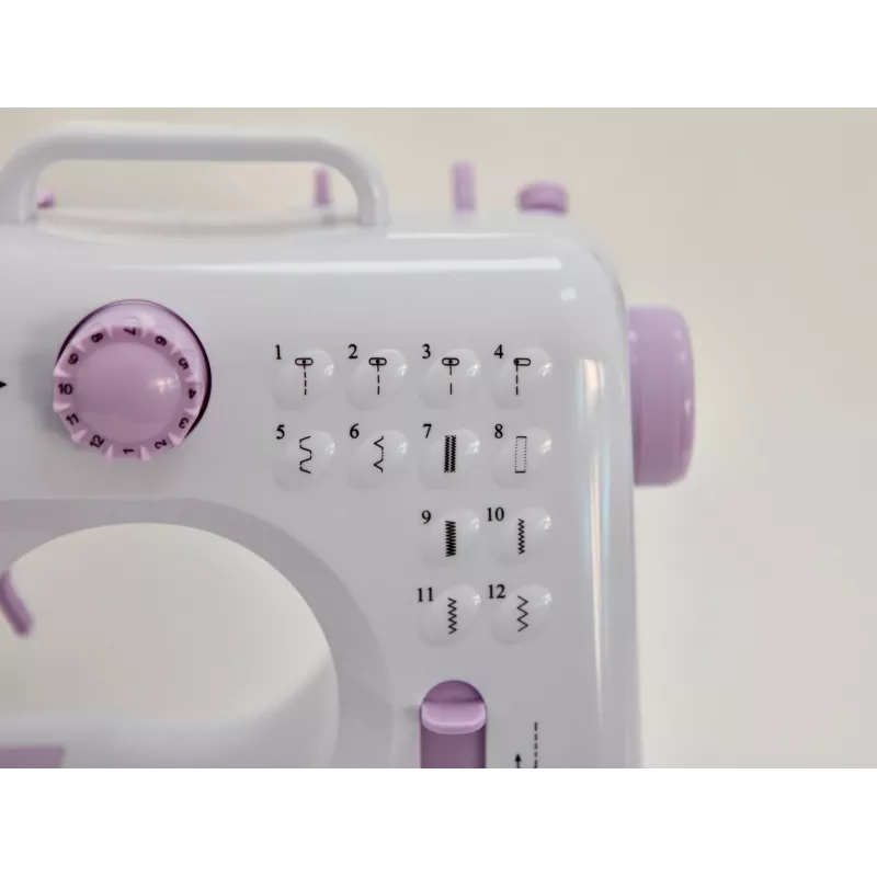 Pusautomātiskā šujmašīna Łucznik Mini — Elektriskā, 3 dūrienu veidi, 4 soļu pogcaurums, brīvroku uzmava
