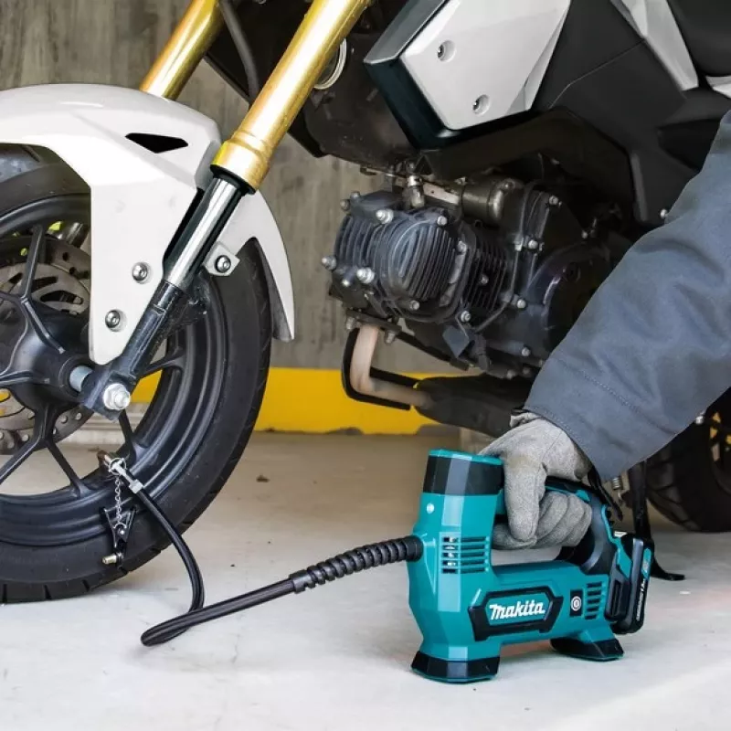 Makita MP100DZ gaisa kompresors Baterija