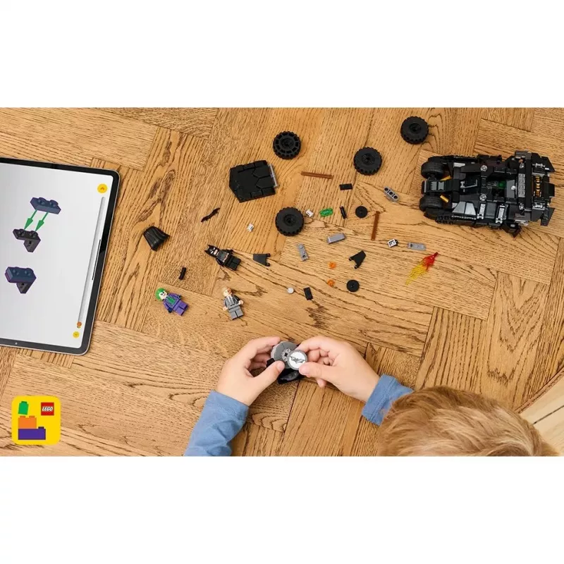 LEGO BATMAN 76303 Betmens Tumbler pret Divseju un Džokeru