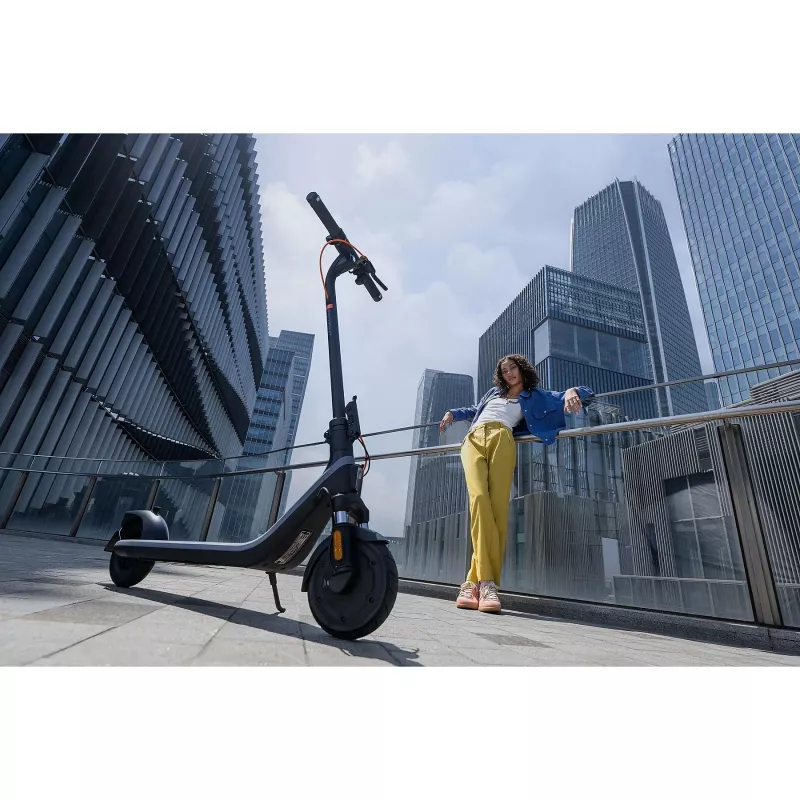 Elektriskais skrejritenis Ninebot Segway E2 Plus E II by Segway — pilsētas elektriskais skrejritenis