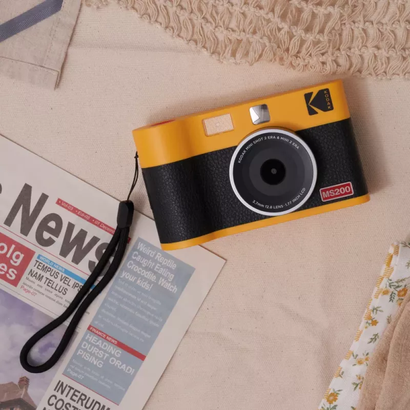 Momentfotoaparāts Kodak Mini Shot 2 Era — pārnēsājams momentfotografēšanas fotoaparāts ar iebūvētu printeri, melns
