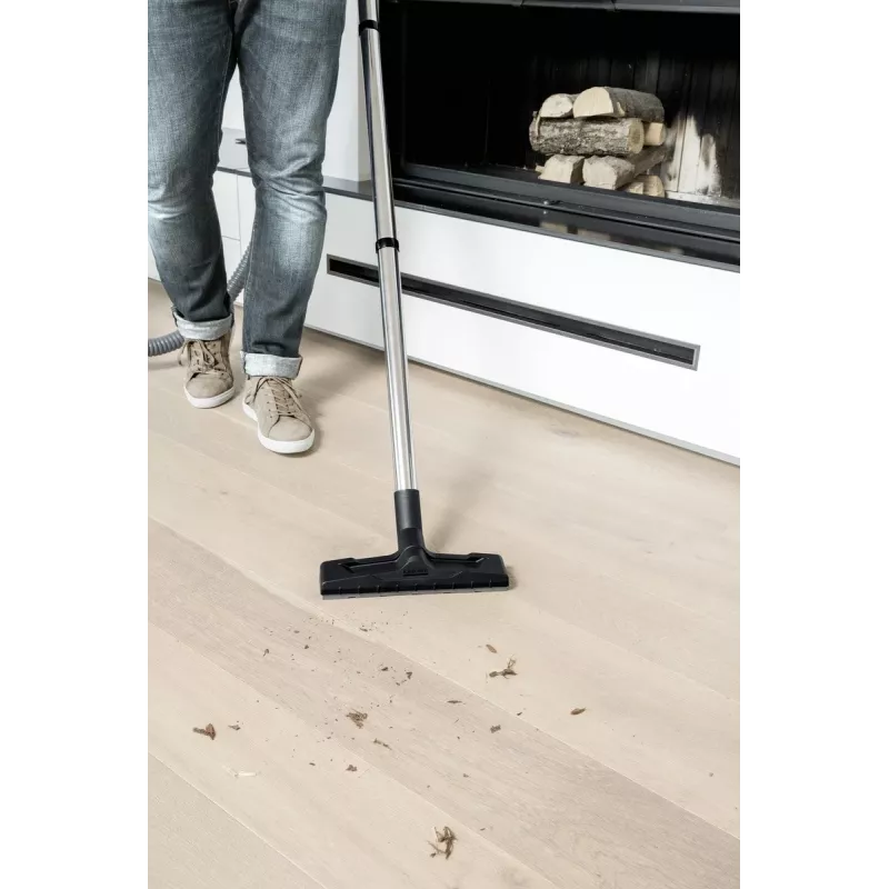 Sausais putekļsūcējs Karcher AD 4 Premium — 17 L, 600 W, bez maisa, metāla šļūtene, hromēta caurule