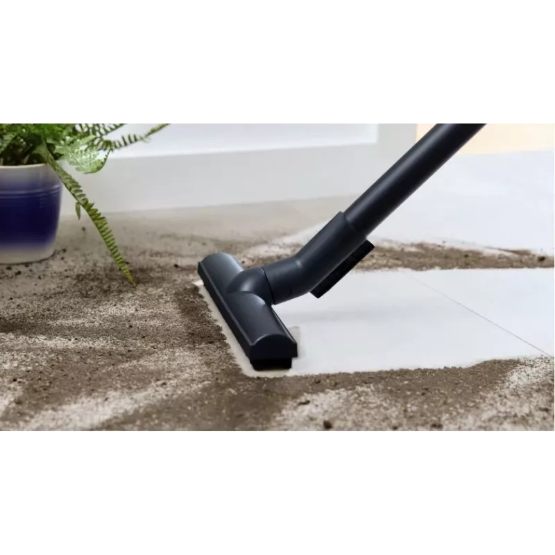 Putekļsūcējs Bosch BGB 41RD3H — 600 W, 4 L putekļu maisiņš, HEPA filtrs, 11 m darba rādiuss, teleskopiskā caurule, sarkans