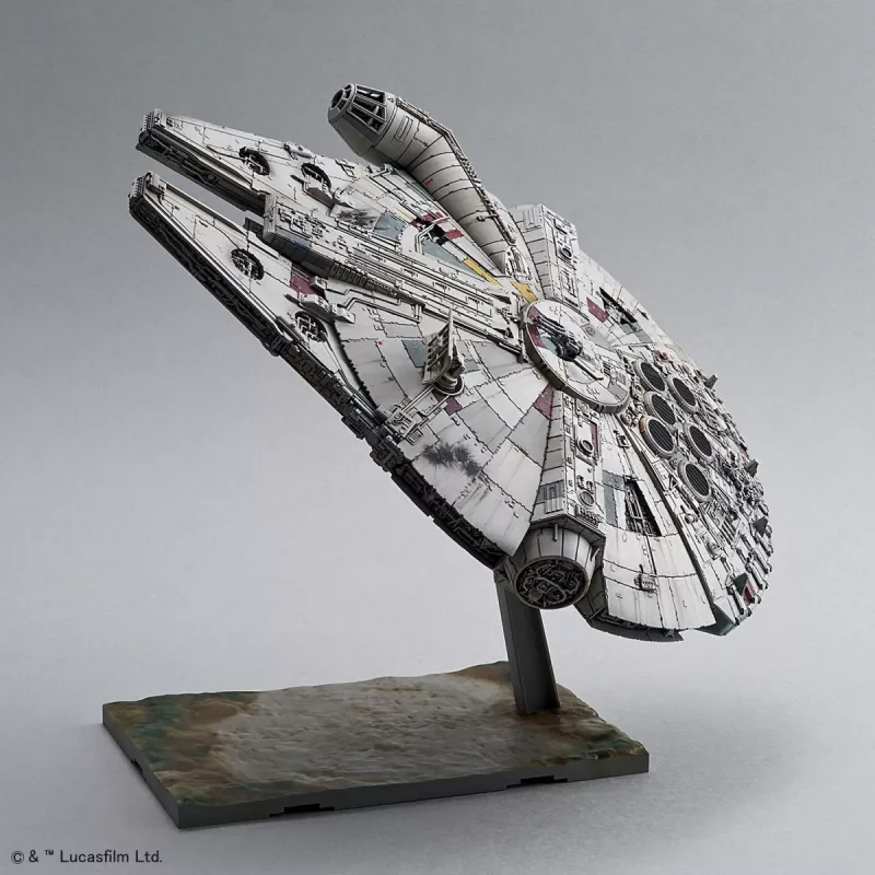 REVELL Millennium Falcon modeļa komplekts mērogā 1:144 — plastmasas kosmosa kuģa salikšana