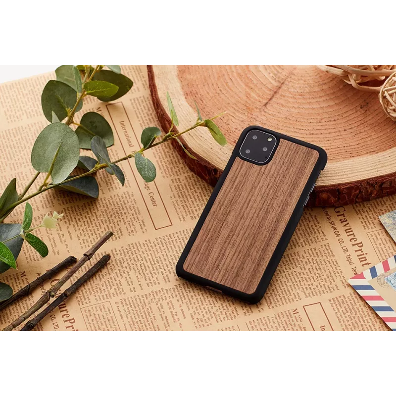 Viedtālruņa maciņš man and wood iPhone 11 Pro — melnais valrieksts