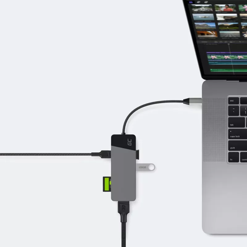 USB Type‑C centrmezgls zaļa Cell HUBGC01 — 7 pieslēgvietas: 3×USB‑A 3.2 Gen 1, 1×USB‑C 3.2 Gen 1, HDMI, microSD+SD karšu lasītājs — sudrabains