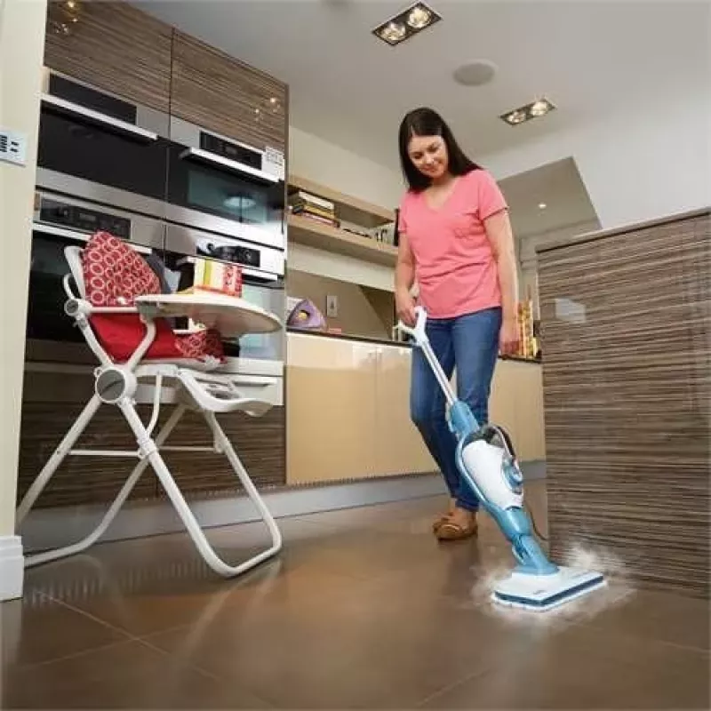 Tvaika mops Melns & Decker FSMH1321-QS — 1300 W, 0,5 L, 20 min darbības laiks, 6 m vads, 5 bar