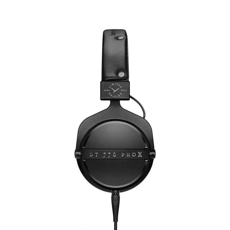 Beyerdynamic DT 770 PRO X Pāri ausīm uzliekamās slēgtās studijas austiņas