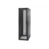 Brīvi stāvošs statņu skapis APC NetShelter SX 48U 600mm W x 1070mm D, 1704 kg kravnesība, melns