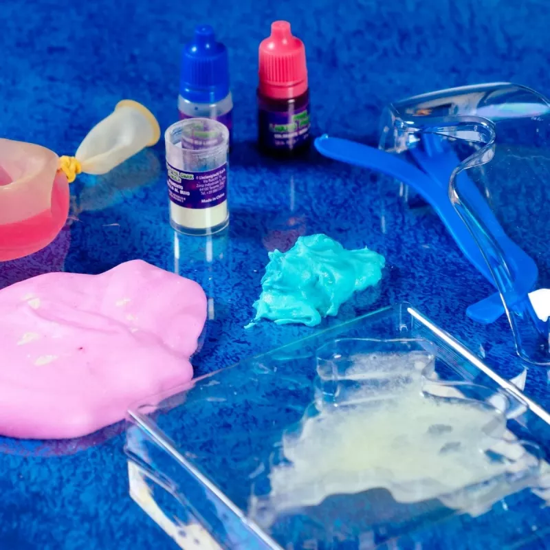 Zinātnes komplekts Liscianigiochi Crazy Science Slime in the dark 304-PL89239 — tumsā spīdošo gļotu eksperimentu komplekts