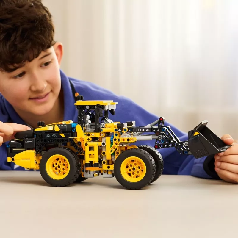 Konstruktors LEGO Technic Volvo L120 elektriskā riteņa iekrāvēja modelis 42209, 973 gab., vecumam no 9 gadiem, 140×110×350 mm