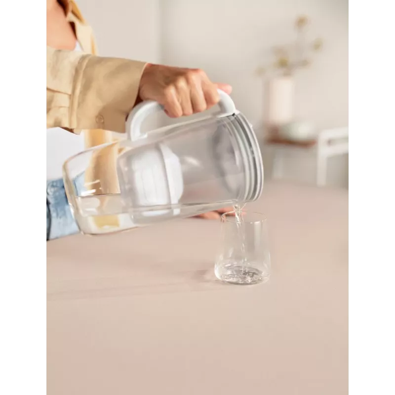 Ūdens filtrēšanas krūze BRITA Glass+1 Maxtra Pro pelēka, 2,4 L kopējā / 1,5 L filtrētā, Maxtra Pro PP filtrs