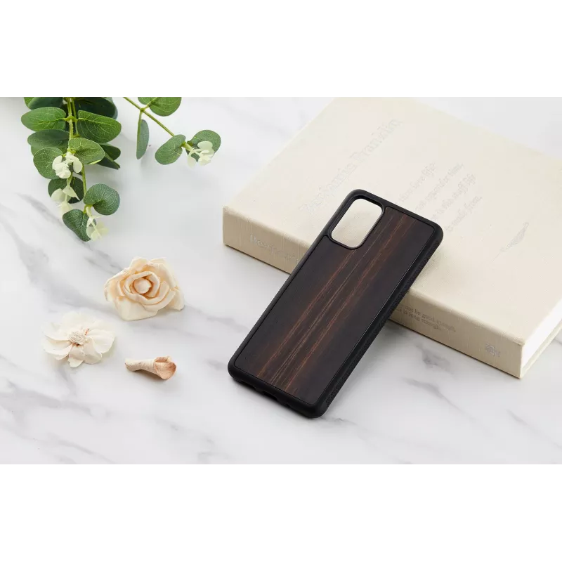 Aizsargapvalks Samsung Galaxy S20+ — vīrs un koks — melnkoka melns