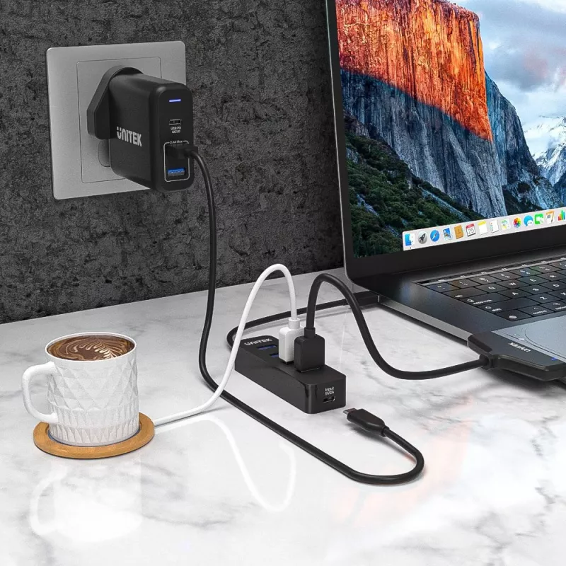 UNITEK uHUB Q4 USB 3.2 Gen 1 (3.1 Gen 1) Type-A 5000 Mbit/s Melns