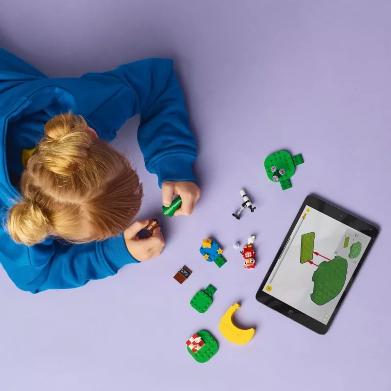 Konstrukciju rotaļlieta LEGO Animal Crossing Zvaigžņu vērošana ar Eifēmiju komplekts 77053