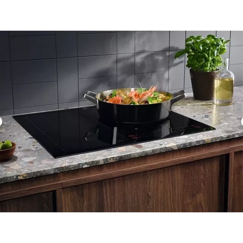 ELECTROLUX indukcijas plīts virsma CIS62450