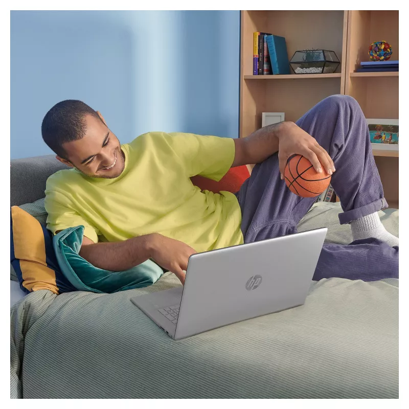 HP 17-cn3659ng A2TZ2EA#ABD piezīmjdators 43,9 cm (17,3 inch) 1920x1080 - Intel Core i5 1334U - 512GB SSD - bez GPU - HDMI/USB-C - bez OS - Sudraba (A2TZ2EA#ABD)