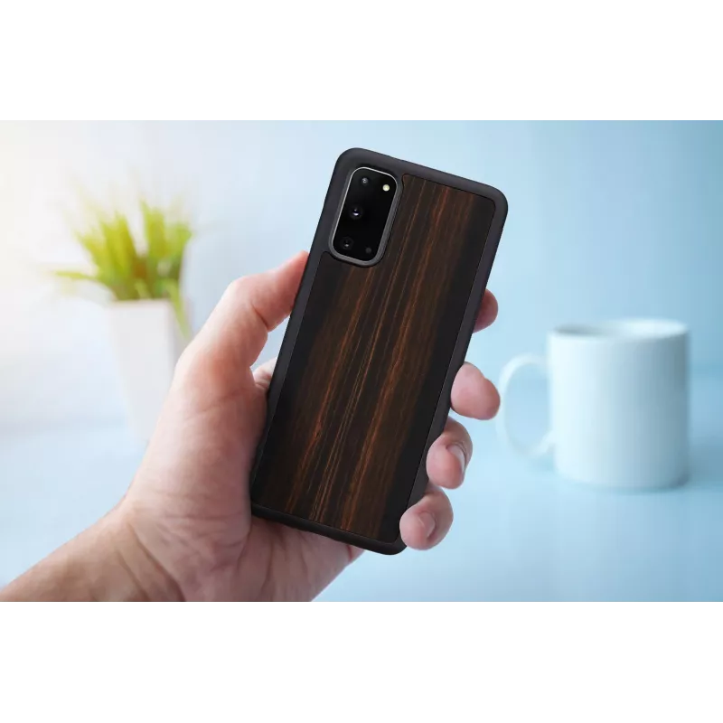 Viedtālruņa maciņš Man and Wood Galaxy S20 ebony Melns — aizsargvāciņš Samsung Galaxy S20