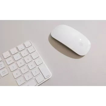 Twelve South DeskPad - vegānu ādas galda paliktnis
