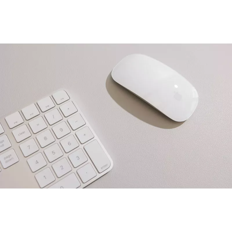 Twelve South DeskPad - vegānu ādas galda paliktnis