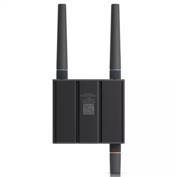 Mobilā tīkla maršrutētājs Ubiquiti UMR-Ultra — 4G LTE, NanoSIM, 2,4 GHz Wi‑Fi (802.11g), 2x RJ‑45, 3 ārējās SMA antenas, 5–30 V līdzstrāva