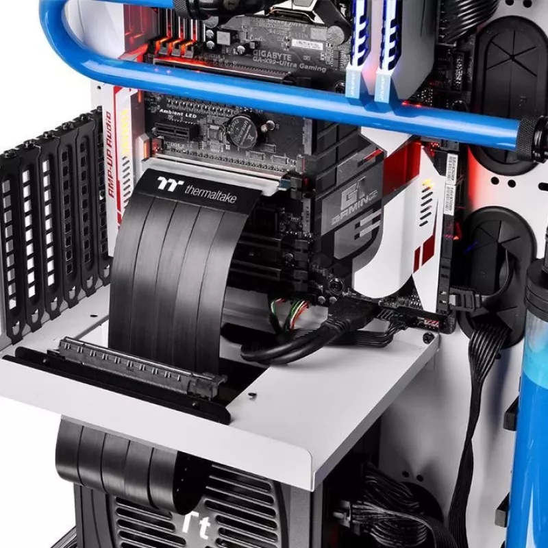 Thermaltake AC-045-CN1OTN-C1 saskarnes kartes/adapteris iekšējais PCIe