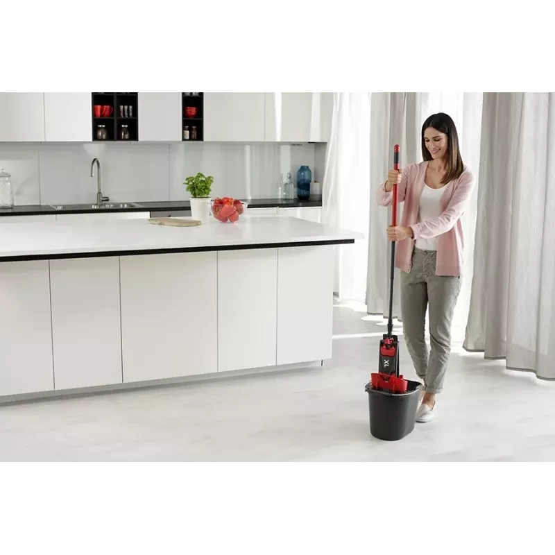 VILEDA mops Ultramax XL Box — mazgājama mikrošķiedra, 360° rotējoša galva, salokāms, cietām grīdām