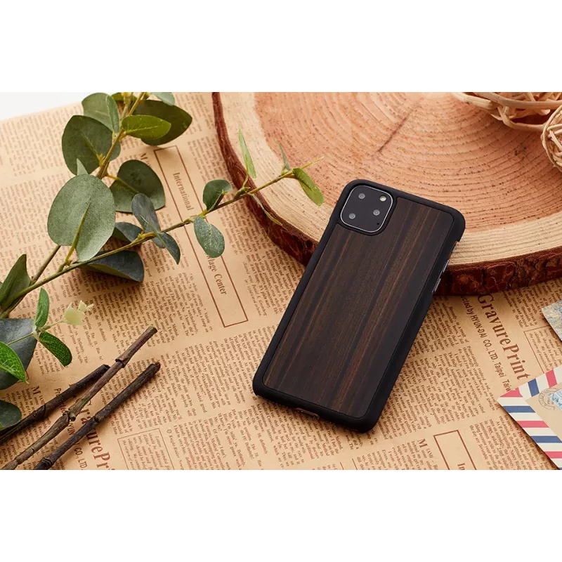 Telefona maciņš man and wood iPhone 11 Pro — melnkoka melns, ciets aizsargājošs aizmugures vāciņš