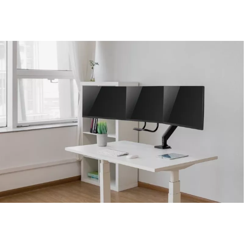 Galda monitora stiprinājums GEMBIRD MA-DA3-03, 3 sviras, gāzes atspere, VESA 75–100x100, atbalsta 3 displejus līdz 27 collām, maks. 18 kg, melns