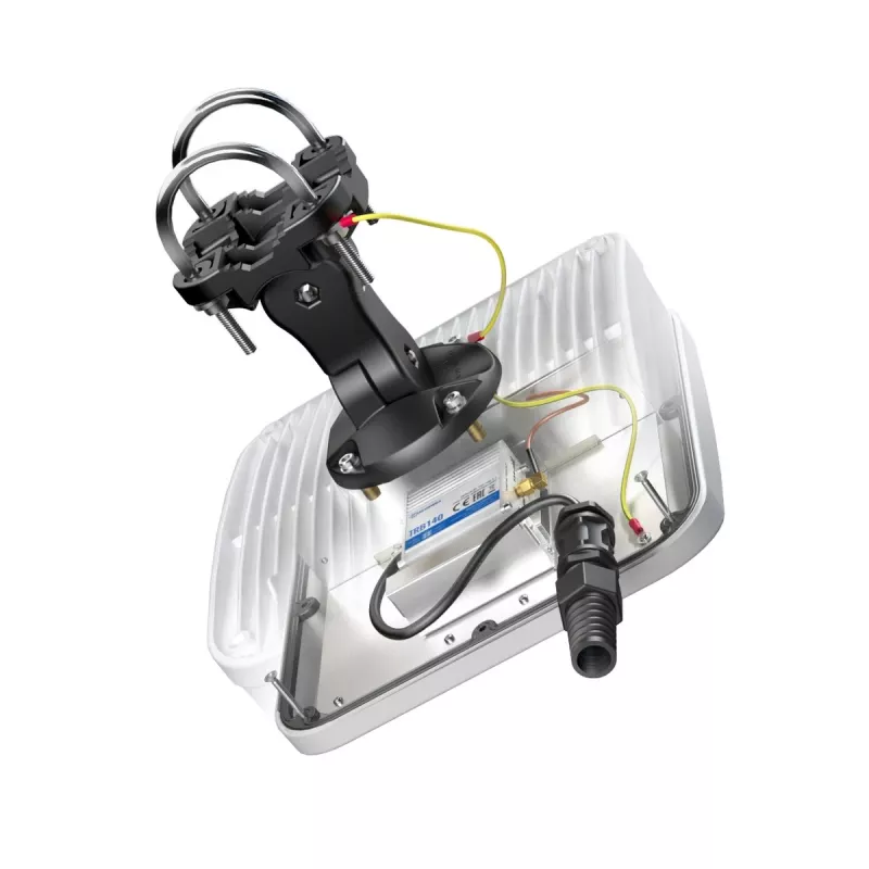 Virziena tīkla antena QuWireless QuMax — virziena PoE/LAN antena 0.694–2.7 GHz, līdz 6 dBi, balta