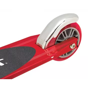 Kick skrejritenis Razor S Kids — metāla rāmis, no 5 gadu vecuma, melns/sarkans, 2,43 kg, izmēri 595×155×115 mm