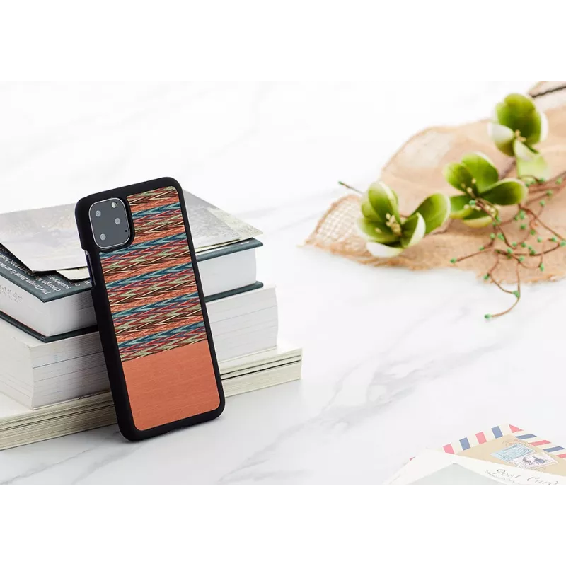 man and wood viedtālruņa maciņš iPhone 11 Pro Max — brūns rūtains, melna apmale