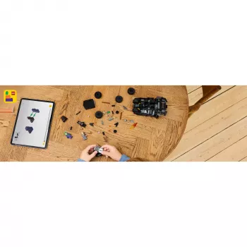 LEGO BATMAN 76303 Betmens Tumbler pret Divseju un Džokeru
