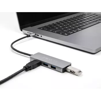 DeLOCK 63173 USB centrmezgls Type-C 5000 Mbit/s melns