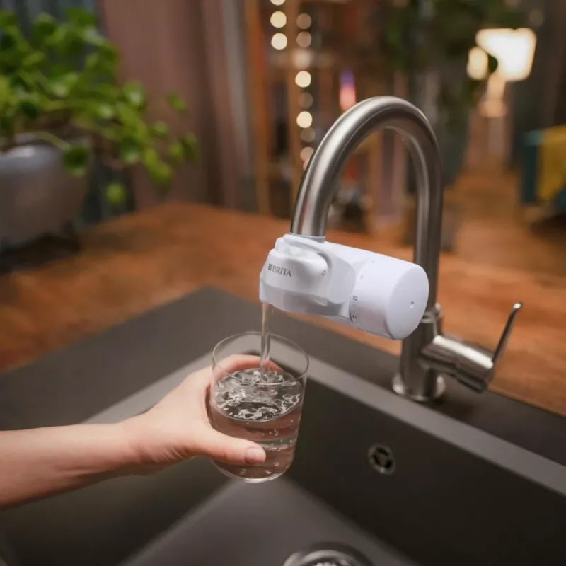 BRITA ON TAP V CU CE2 (1052067) krāna ūdens filtrs — 4 pakāpju, 600 L ietilpība, 3 režīmi, 5 adapteri, balts