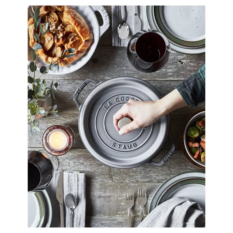 Staub Cocotte 3,8 L apaļa čuguna kastroļa cepamtrauks
