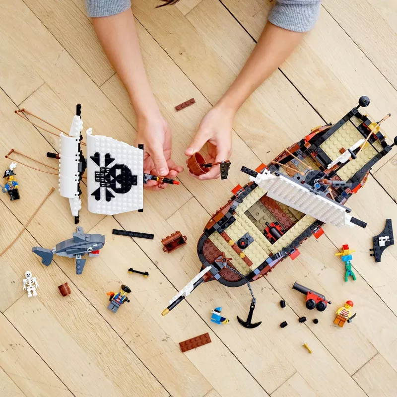 LEGO Creator 31109 Pirātu kuģis