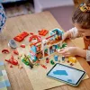 LEGO komplekts Disney 43268 Pludmales māja — modulāra mājas būvēšana, 834 detaļas, 5 minifigūras, vecumam 9+
