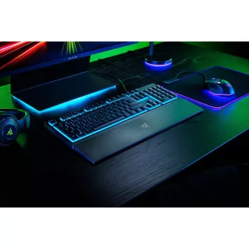Spēļu tastatūra Razer Ornata V3 X pilna izmēra USB, membrānas slēdži, RGB LED fona apgaismojums, plaukstu balsts, 1000 Hz aptaujas frekvence, melna