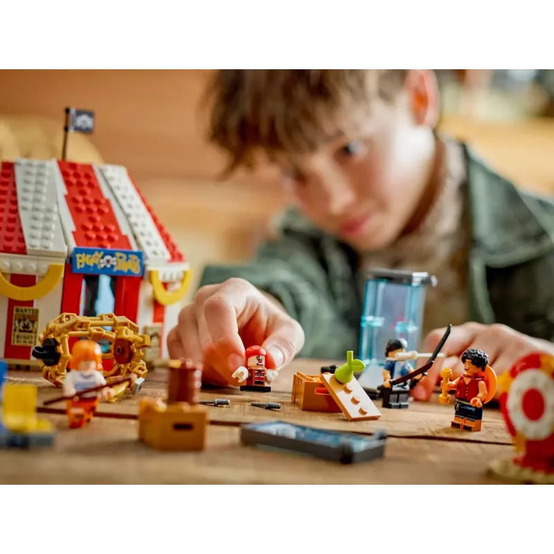 LEGO klucīšu spēļu komplekts Klauna Bagija cirka telts 75637 — 573 detaļas, 4 minifigūras, vecumam 8+