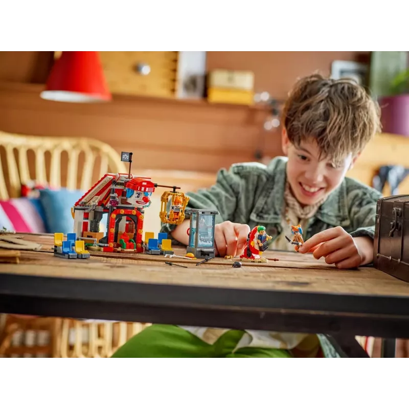 LEGO klucīšu spēļu komplekts Klauna Bagija cirka telts 75637 — 573 detaļas, 4 minifigūras, vecumam 8+