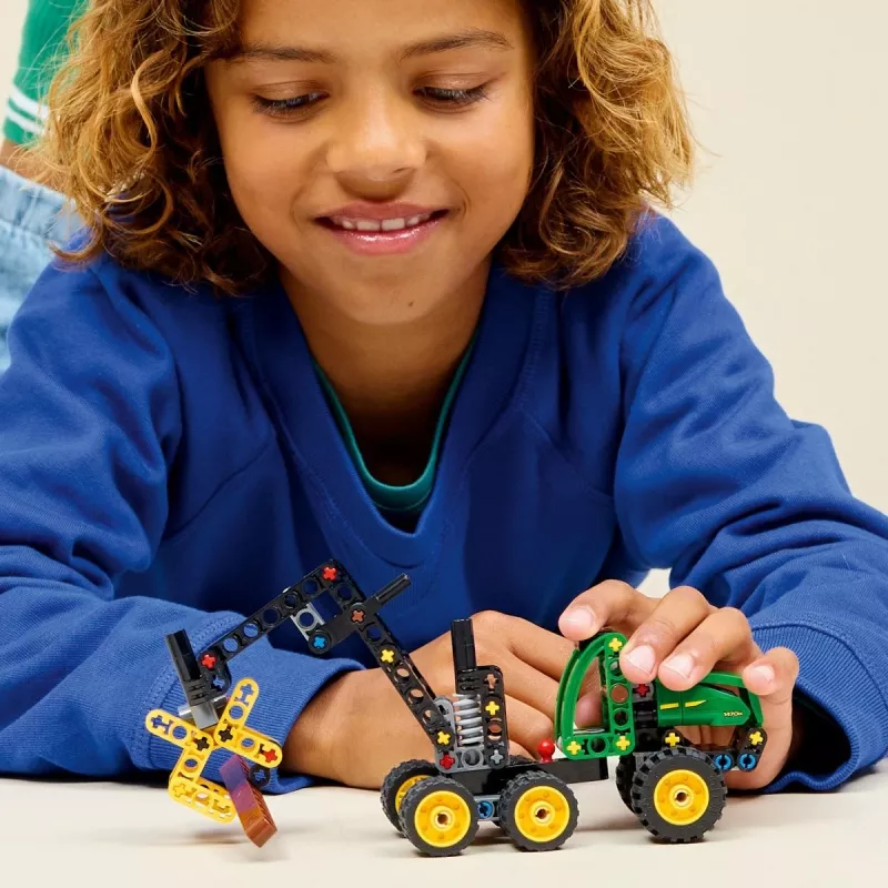 LEGO TECHNIC 42218 John Deere 1470H Riteņu Harvesteris
