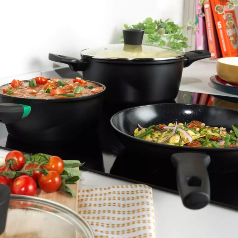 Katliņš Russell Hobbs RH03259EU7 18 cm nerūsējošais tērauds, plīts virsmai
