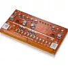 Analogais sintezators Behringer TD-3-SB sarkans 9V DC